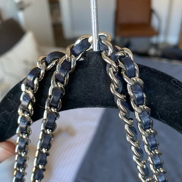 CHANEL Diamond CC Wallet on Chain - Picture 9 of 9